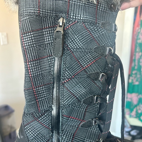 Eddie Bauer Vibram Size 9 Lace-Up Faux fur plaid boots - Picture 6 of 6